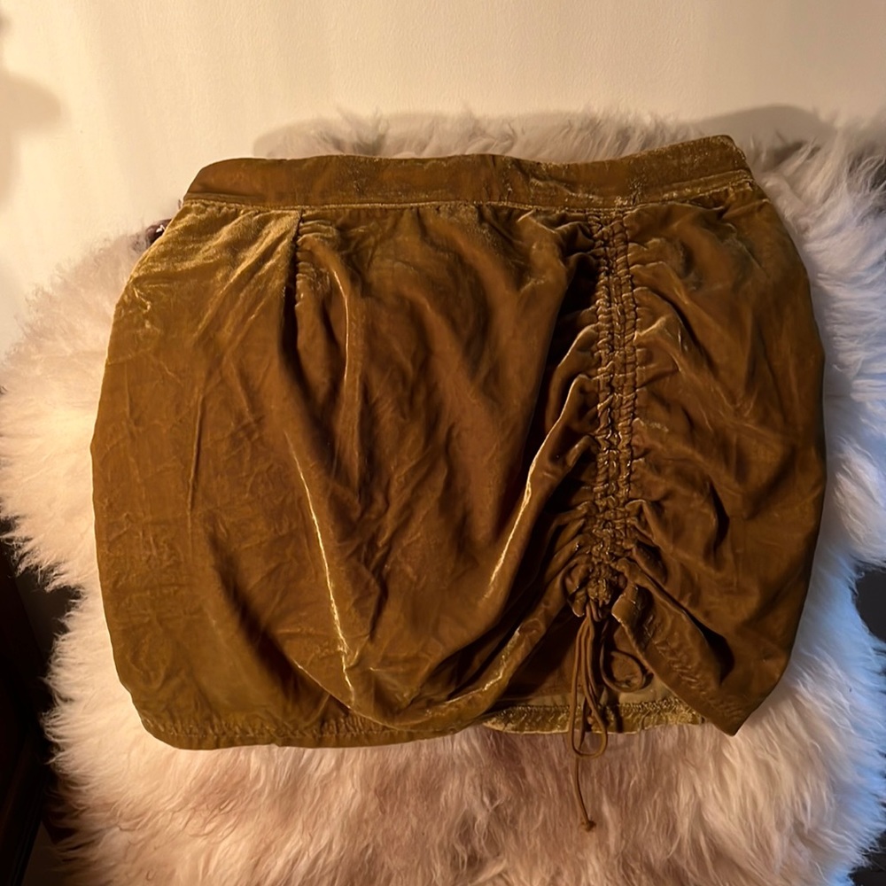 Size 4 womens free people velvet skirt.